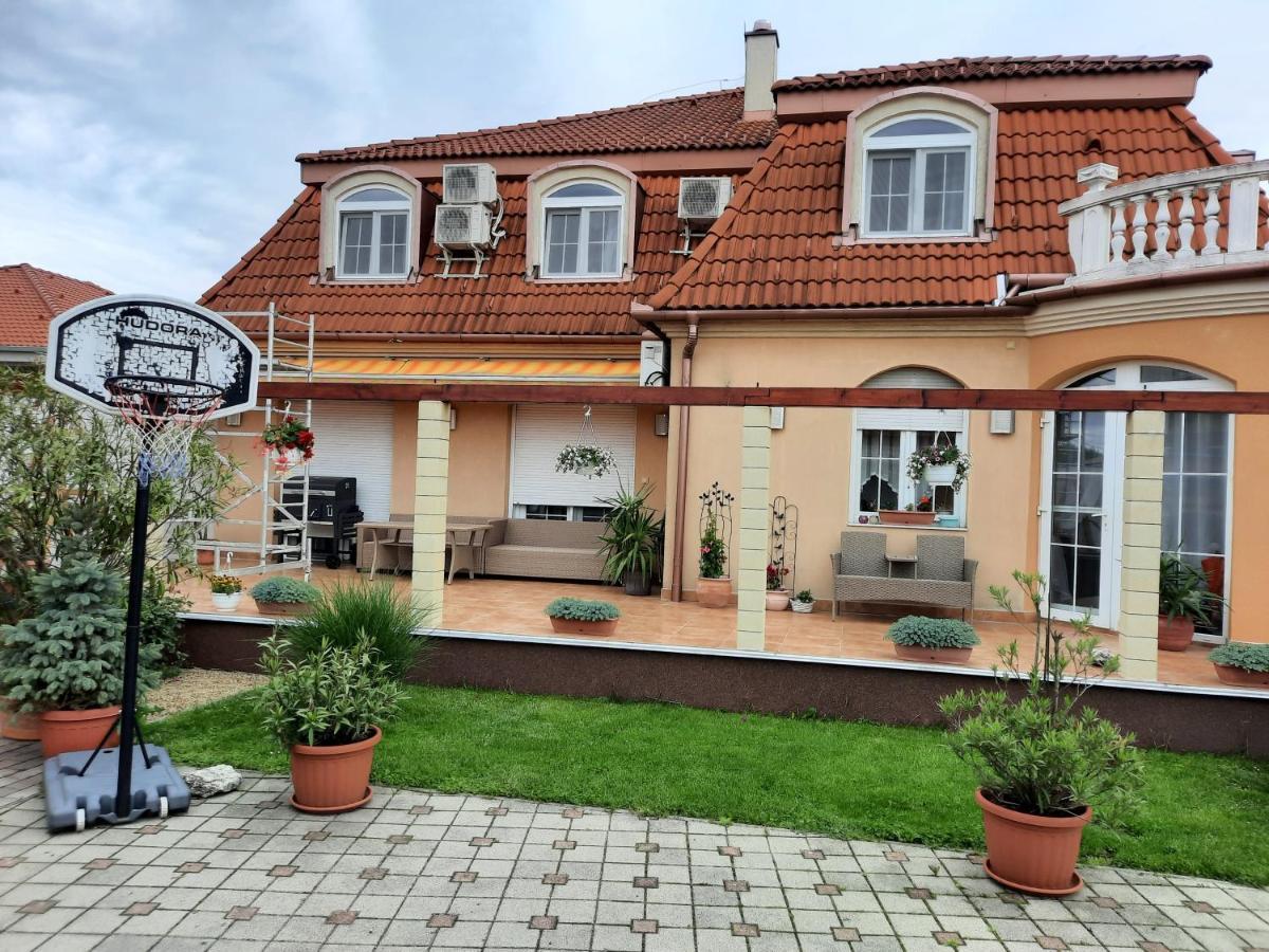 Ambrozia Guesthouse Nagykanizsa Exterior foto