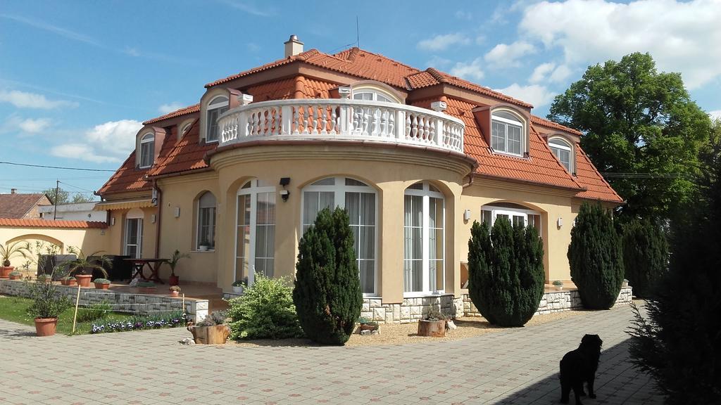 Ambrozia Guesthouse Nagykanizsa Exterior foto
